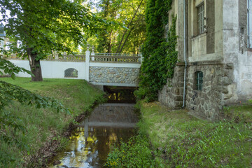 Zespół pałacowo - parkowy w mieście Iłowa.