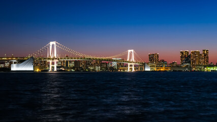 東京 豊洲ぐるりパークから見るレインボーブリッジの夜景