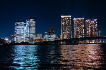 東京 晴海の高層マンション群 夜景