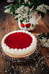 cheesecake with strawberries