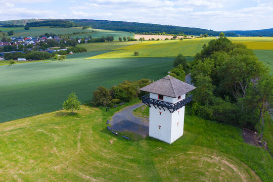 Blick von oben auf den Limesturm nahe Idstein/Deutschland