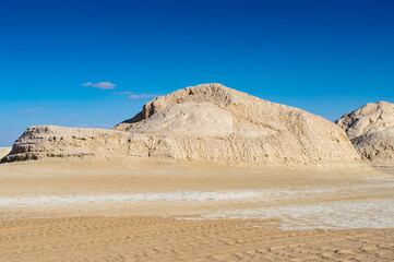 Fototapeta na wymiar It's White desert formations at the white desert in Egypt