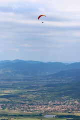 Fototapeta na wymiar Paragliding from Dobrostan in Bulgaria 