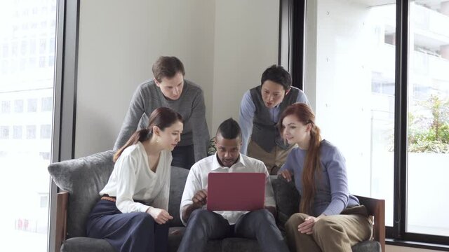 グローバル　カジュアルビジネス