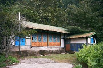Fototapeta na wymiar Deserted house in South Korea. 