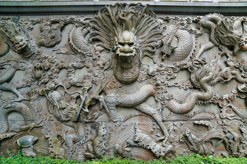 chinese dragon statue