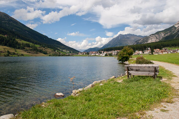 Fototapeta na wymiar Lago di Rèsia