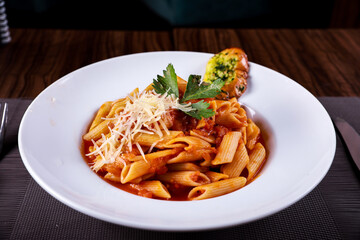 spaghetti with sauce
