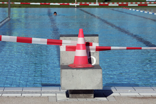 sperrung von einem startblock in einem freibad