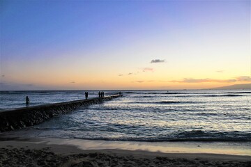 Obraz premium Tropical Beach at sunset , Waikiki, Hawaii