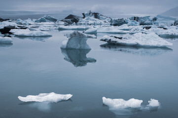 Fototapeta na wymiar Icebergs on glacier lake at Jökulsárlón, Iceland.