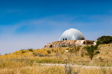 Obraz premium It's Umayyad Palace at the Amman Citadel (Jabal al-Qal'a), a national historic site at the center of downtown Amman, Jordan.