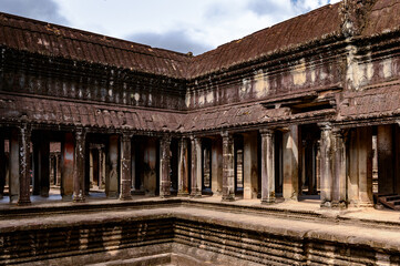 Obraz premium It's Close view of the Angkor Wat, Cambodia, the largest religious monument in the world, UNESCO World Heritage