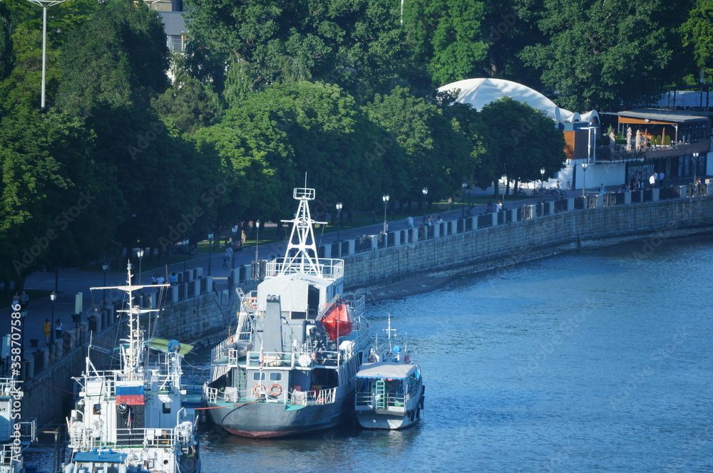 Wall mural ship in the port