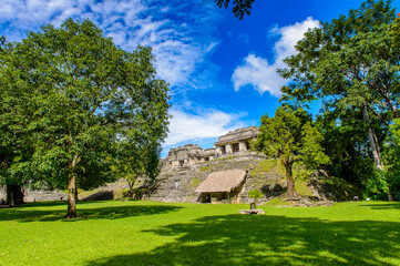 Fototapeta na wymiar Big temple in Palenque, was a pre-Columbian Maya civilization of Mesoamerica. Known as Lakamha (Big Water). UNESCO World Heritage