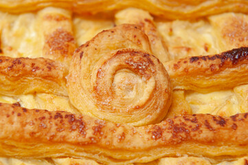Vargabeles, Hungarian sweet noodle cake with curd cheese and raisins