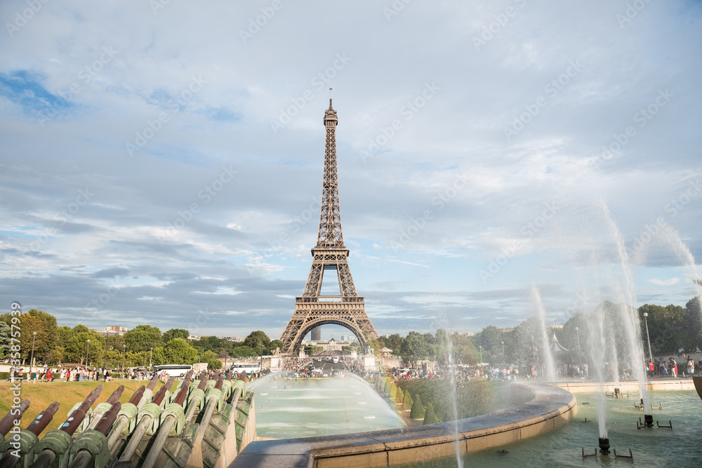 Wall mural view of the eiffel tower