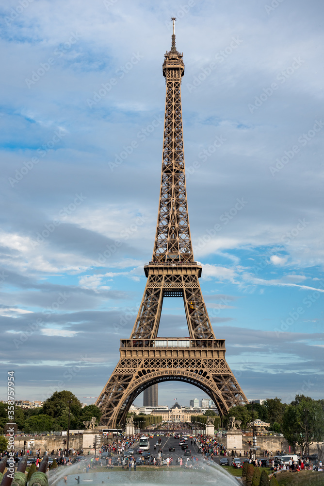 Wall mural view of the eiffel tower