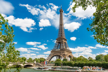 Naklejka na ściany i meble View of the Eiffel Tower