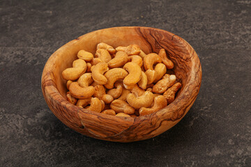 Cashew heap in the bowl