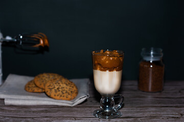 Dalgona coffee and homemade cookies.