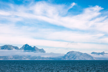 Blick auf die Berge der Lofoten in Norwegen