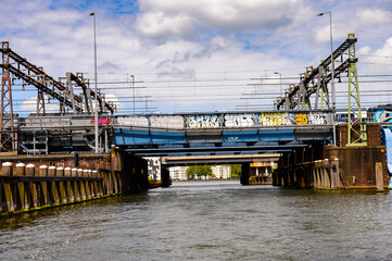 Naklejka premium It's Railway bridge in AMsterdam, Netherlands.