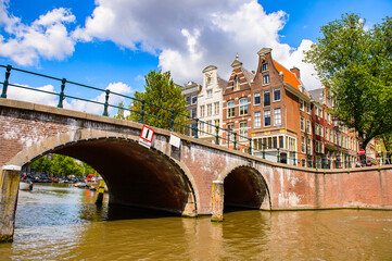 Obraz premium It's Typical bend houses in AMsterdam, Netherlands