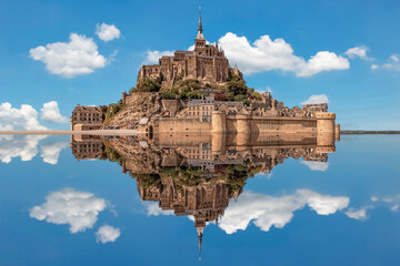 Mont Saint Michel village, a UNESCO world heritage site in Normandy, France - obrazy, fototapety, plakaty