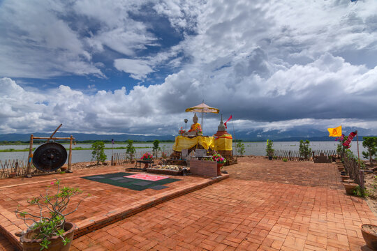 tilok aram temple, temple, asia, culture, lake, art, buddhism, famous, wat, summer, ancient, landscape, floating, destination, nature, thailand, landmark, travel, phayao, religion, cloud, island, old,