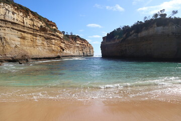 Fototapeta na wymiar Australian beach with blue water.