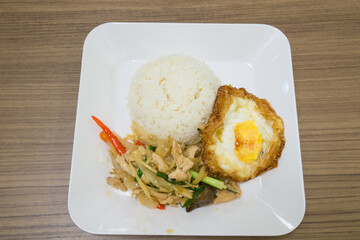 Stir fried chicken, ginger and mixed vegetables