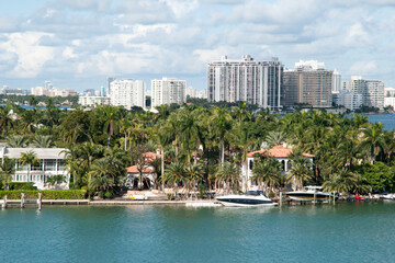 Fototapeta na wymiar Miami Palm Island Residential District