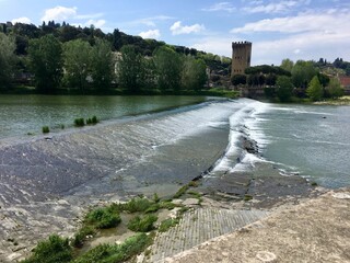 Río en Florencia