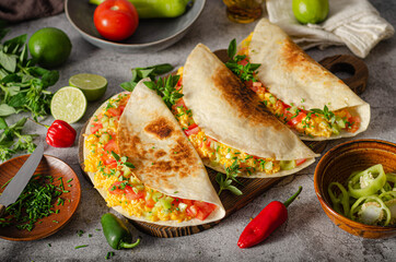 Scrambled eggs with tortillas