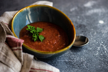 Tomato cream soup with oregano