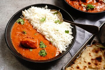 Creamy Butter Chicken/Murgh Makhani served with Roti and Basmati rice