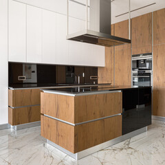 Modern and elegant kitchen