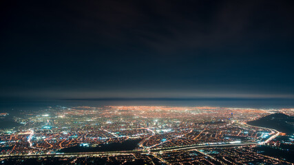 Santiago de Chile Stadtansicht bei Nacht vom Cerro Manquehuito