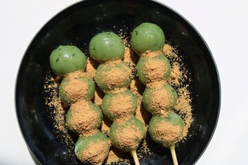 和菓子　草団子　きなこ