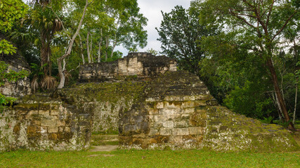 It's Mayan civilization architecture in Lost World (Mundo Perdid