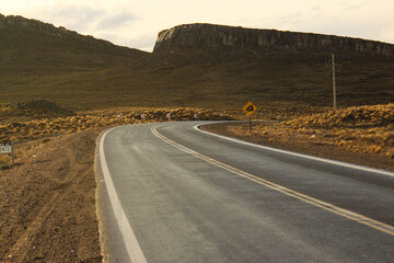 ruta entre los cerros
