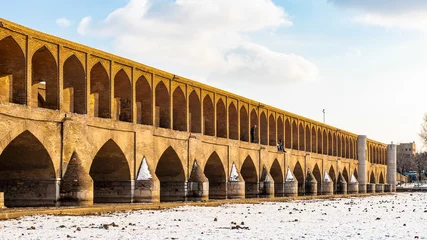 Photo sur Plexiglas Pont du Gard It's Winter in Isfahan, 33 pol Allah Verdi Khan bridge in Isfahan, Iran