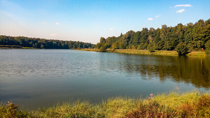 Fototapeta na wymiar Beautiful pond in the park