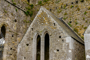 Fototapeta na wymiar Chapel of King Cormac Mac Carthaigh on the Rock of Cashel (Carraig Phadraig), Cashel of the Kings and St. Patrick's Rock