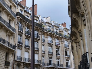 Fototapeta na wymiar Buildings in the 16th district of Paris. (19th June 2020)
