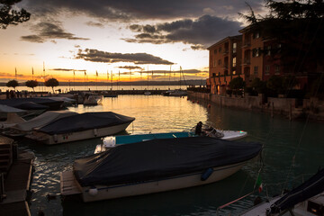 Fototapeta premium Zachód słońca w Sirminione