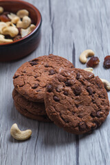 Galletas de chocolate con pasas y frutos secos 