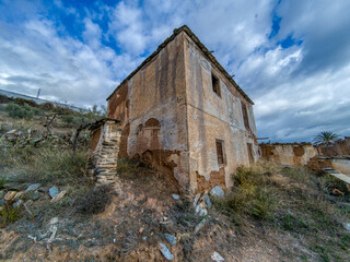 Obraz premium old abandoned and ruined construction