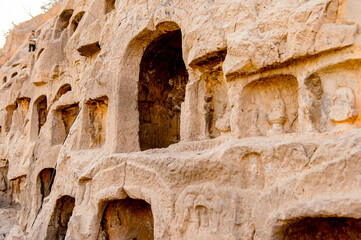 It's Longmen Grottoes ( Dragon's Gate Grottoes) or Longmen Caves.UNESCO World Heritage of tens of...